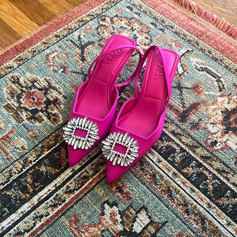 [NWOT] ZARA // Fuchsia Shimmery Slingback Heels Size: 9/40